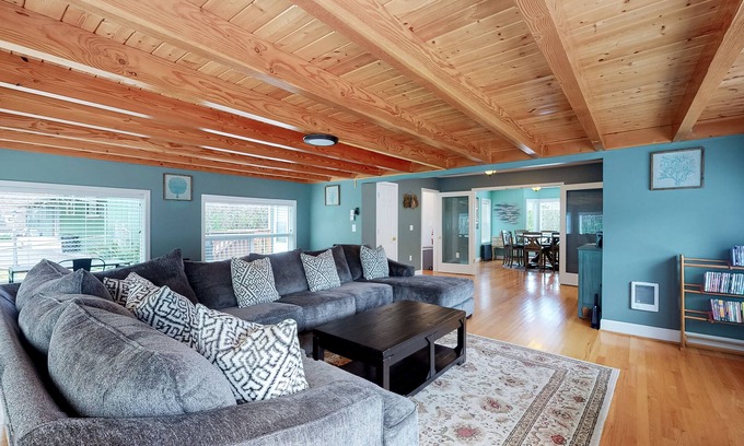 Seaside House | Coastal beach retreat with deck, grill, fireplace, washer/dryer, and free WiFi