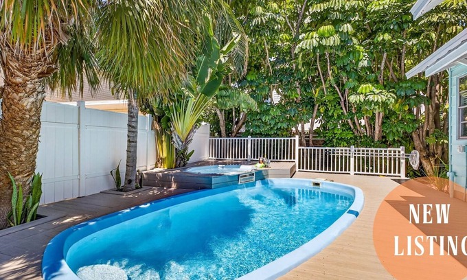 Clearwater Beach House | Coastal Beach Retreat – Steps from the Sand with Private Pool & Spa