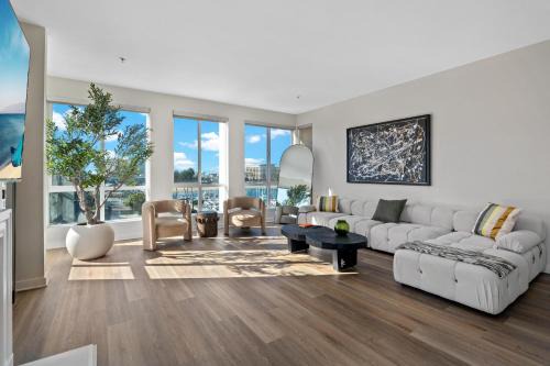 Marina del Rey Apartment | Coastal Bliss - Luxe 2BR Retreat in MDR - Venice - SM