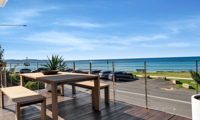 Palm Beach House | COASTAL BREEZE by Palm Beach Holiday Rentals