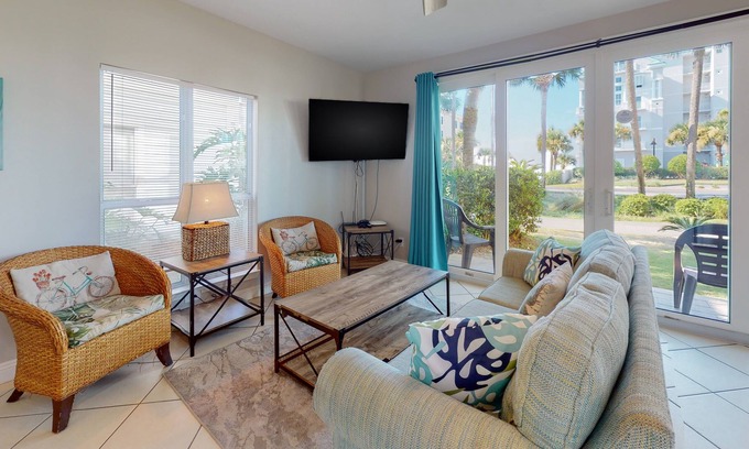 Crystal Beach Condo | Coastal, bright unit, Steps to the gulf, Walk to restaurants