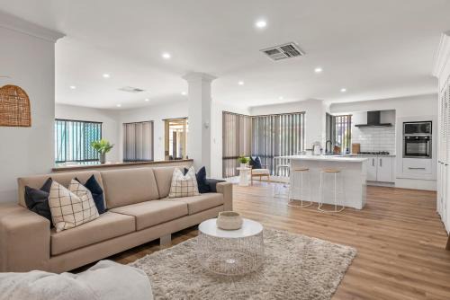 Halls Head House | Coastal Charm: Halls Head Getaway in Mandurah