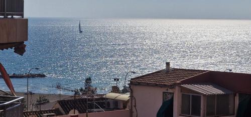 Vista Hermosa Apartment | Coastal Charm in Alicante