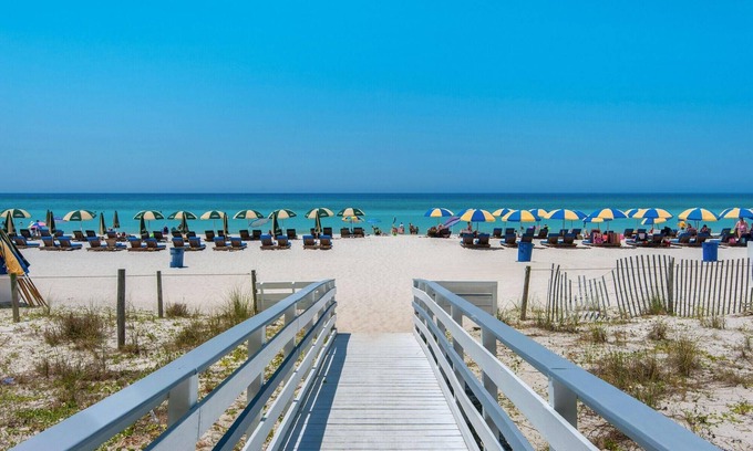 Long Beach Condo | COASTAL CHIC 10TH FLOOR FAMILY FRIENDLY GULF FRONT FOR 6! ENJOY!