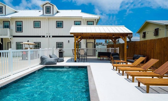 Port Aransas Villa | Coastal Chic Villa #5 - Comfortable King Beds