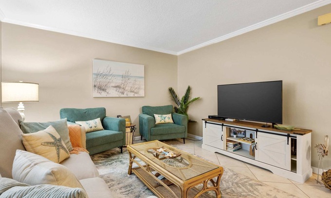 St. Augustine Beach Condo | Coastal Clipper – Charming 2 BDR, Walk to Beach!