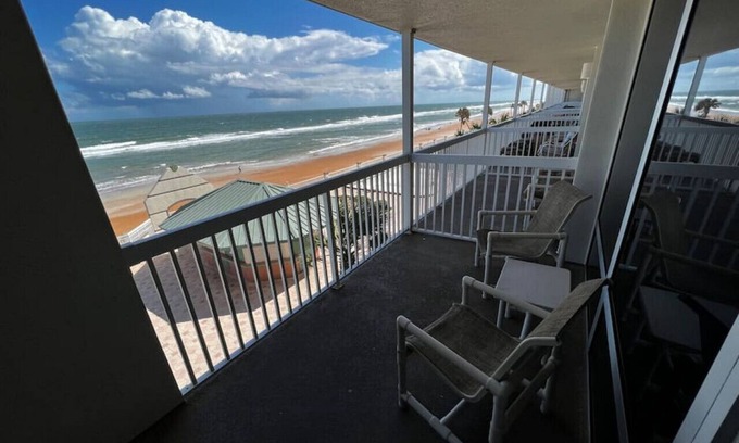 Ortona Park Condo | Coastal Comfort Beachfront On the Ocean Condo