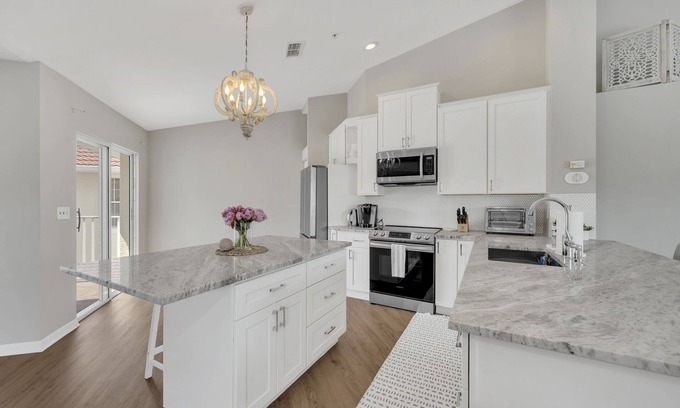 Naples Condo | Coastal Condo in Naples. Newly updated and ready to host your stay in paradise!