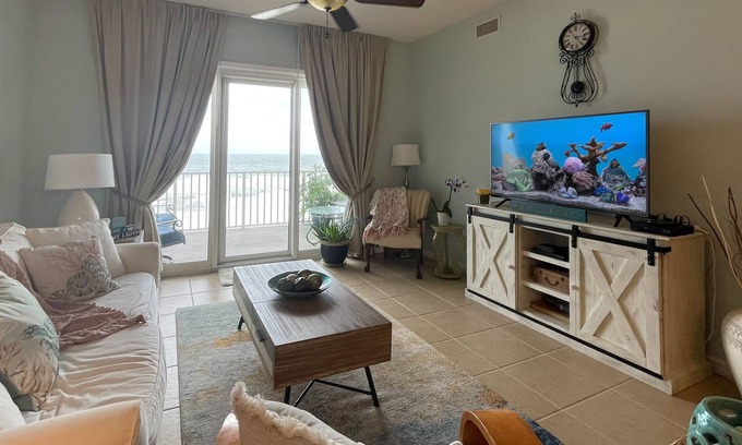 Ono Island Condo | Coastal condo on the sand with ocean views, balcony, pool & hot tub