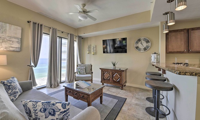 Panama City Beach Condo | Coastal Condo w/ Ocean Views & Pool Access!