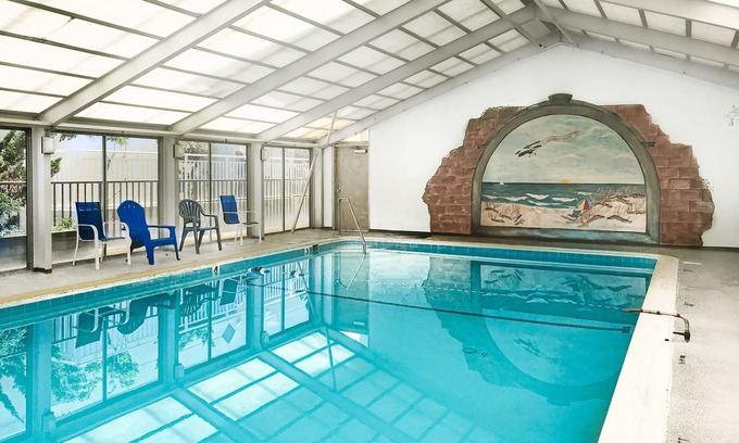Ocean City Condo | Coastal condo with ocean-view balcony, desk, pool & outdoor shower