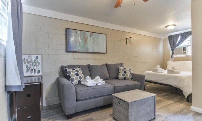 San Jacinto Apartment | Coastal Cottage 6, Across Street from Beach