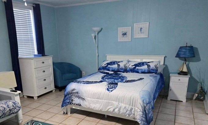 Palacios Apartment | Coastal Cottage Barndominium Deluxe Studio