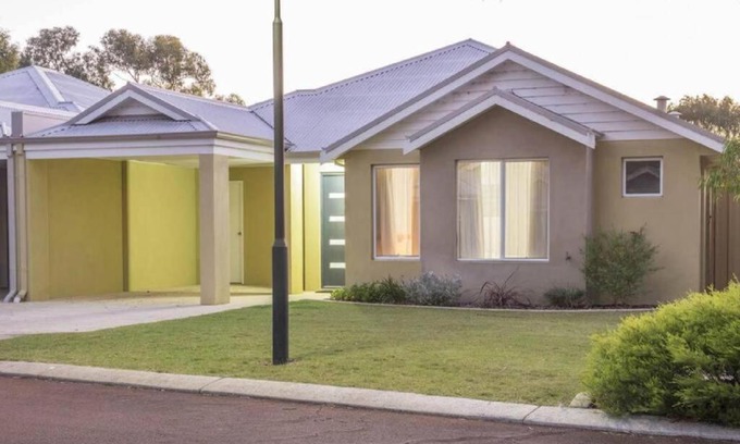 Broadwater House | Coastal Cottage - Unit 22 Cape View Resort, Busselton