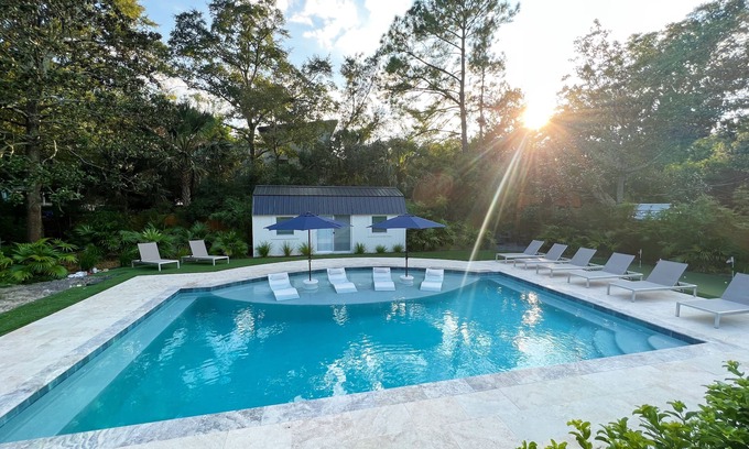 Old Village House | Coastal Cottage in Charming Old Mt Pleasant!