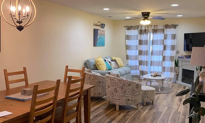 Rehoboth Beach Condo | COASTAL COUNTRY CHIC, ~10 mins TO REHOBOTH BEACH, steps to RESTOS & OUTLETS.