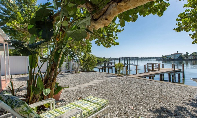Indian Rocks Beach Apartment | Coastal Escape - Indian Rocks Beach