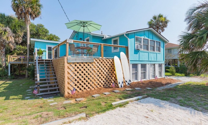 Folly Beach Apartment | Coastal Escape! 2Br apt Beach access Getaway