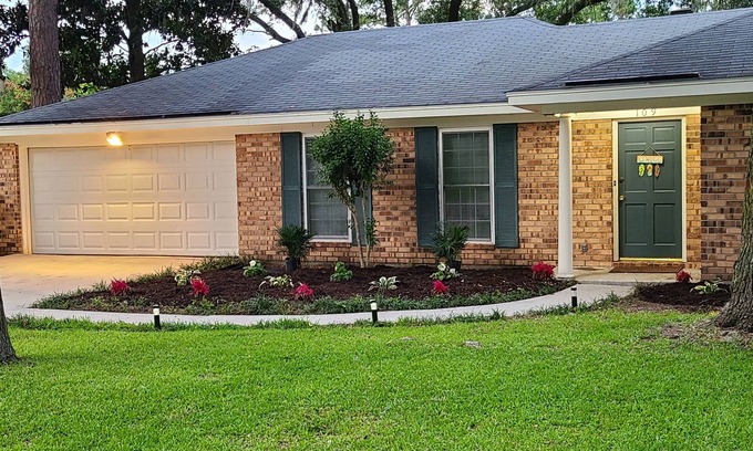 Whitemarsh Island House | Coastal Escape 7 miles from Tybee Island Savannah & River Street