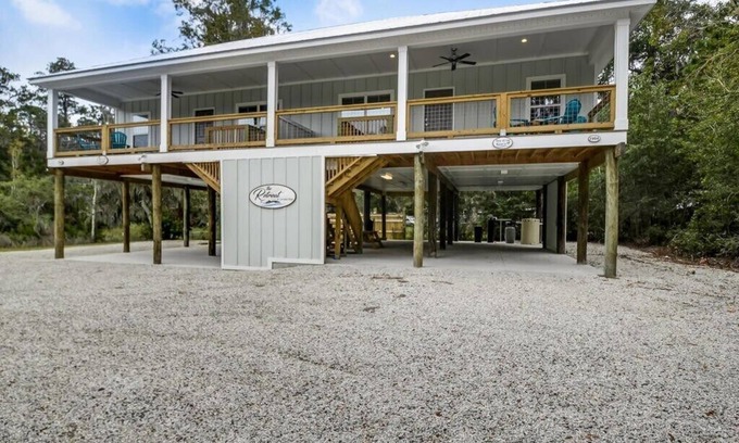 St. Marys House | Coastal Getaway – 2BR, Near Boat Ramp & Ferry