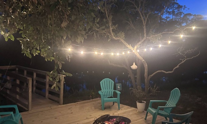 Alligator Point House | Coastal Getaway – Steps from the Beach with a Fishing lagoon & Outdoor Shower!n.