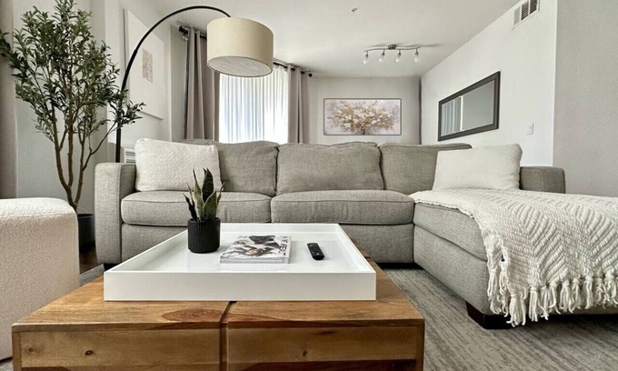 Marina del Rey Apartment | Coastal Getaway Near Venice, FREE Parking