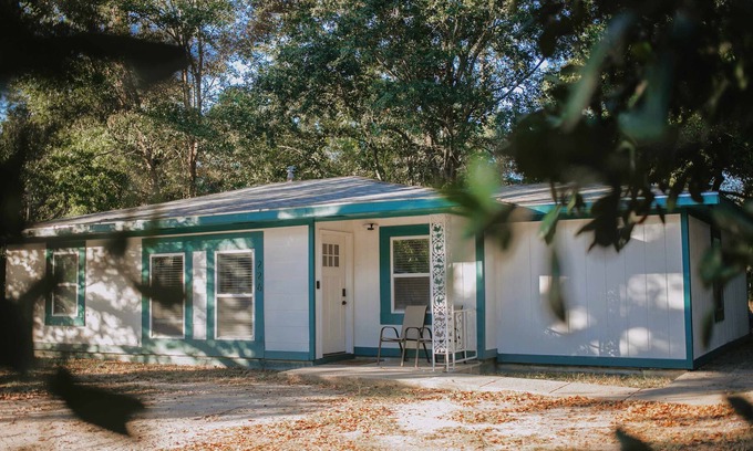 Gulfport House | Coastal Haven – A Relaxing Gulfport Retreat