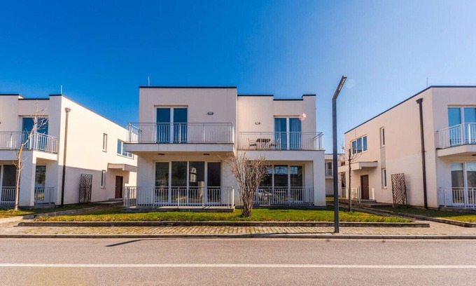 Sakës Apartment | Coastal Haven Talea by PikHost