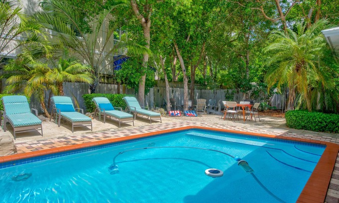 Anglers Park House | Coastal house in the Florida Keys with pool in a private area.