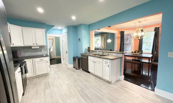Schenectady House | π¦ β Coastal Inspired Home Away From Home π