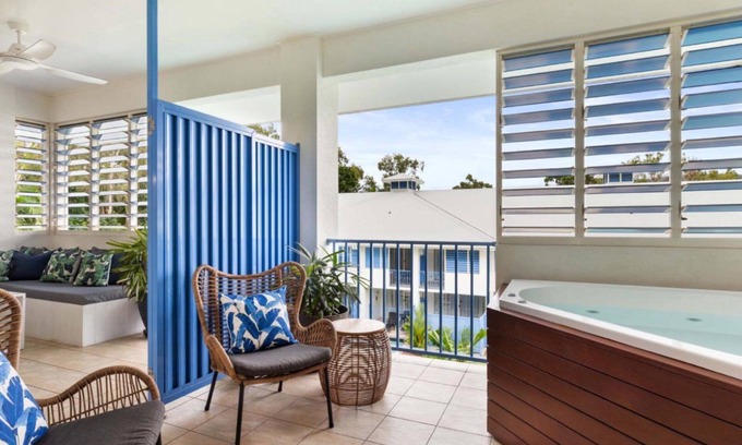 Port Douglas Apartment | Coastal Luxe 2BR Apartment + Spa Studio with Lagoo