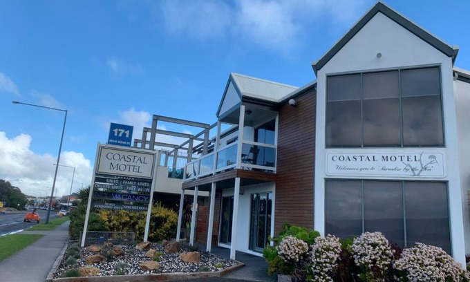 Apollo Bay Hotel | Coastal Motel