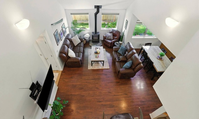 Downtown Anchorage House | Coastal Place - BEST location in Downtown
