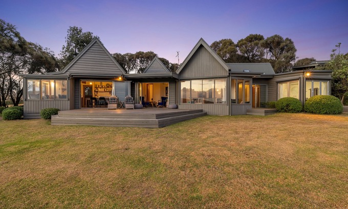 Kilcunda House | COASTAL RETREAT FOR ALL SEASONS 2-14 GUESTS