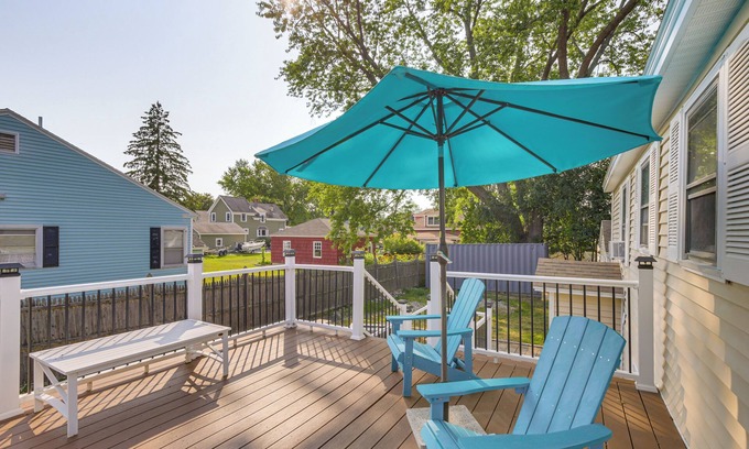 Southern Coast House | Coastal Retreat w/Large Yard < 1 Mi to Dtwn Saco!