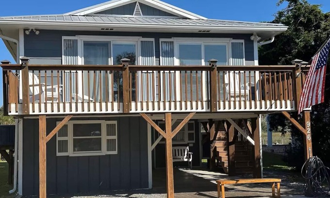 Long Beach House | Coastal Retreat with Marsh Views – Just Steps from the Beach! Dog friendly