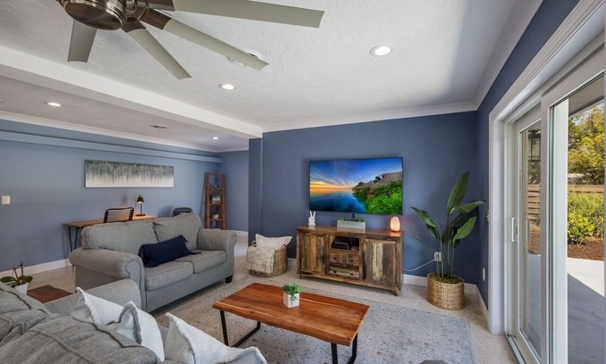 Southgate House | Coastal Sarasota Pool Home near Siesta Key Beach