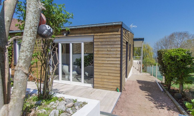 Hautot-sur-Mer Ski Chalet | Coastal shelter, close to the beach