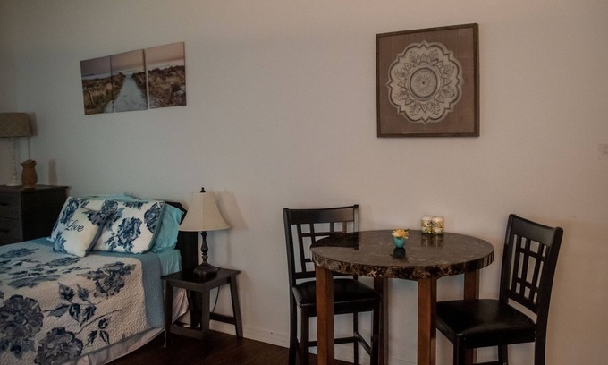 Harbor Apartment | Coastal Studio