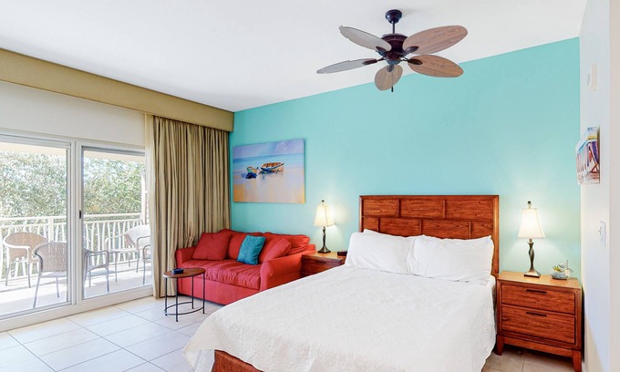 Sandestin Condo | Coastal studio with resort pool, hot tub, easy beach access - snowbird-friendly