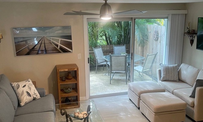 Jupiter House | Coastal Townhome in Jupiter 1 mile to Beach!