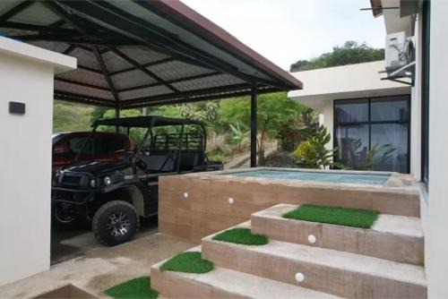 Puerto Lopez Apartment | Coastal Villa Retreat with Private Jacuzzi and Garage Near Isla de la Plata