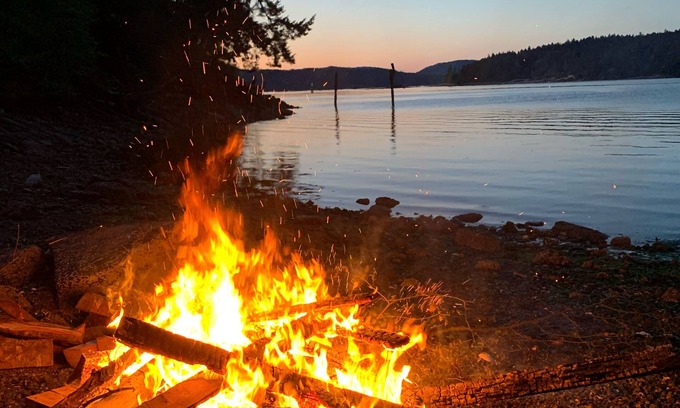 North Saanich House | Coastal Wishes- stunning view, hot tub, lux apartment sized suite