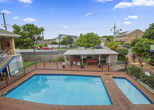 Sawtell Apartment | Coasters 2
