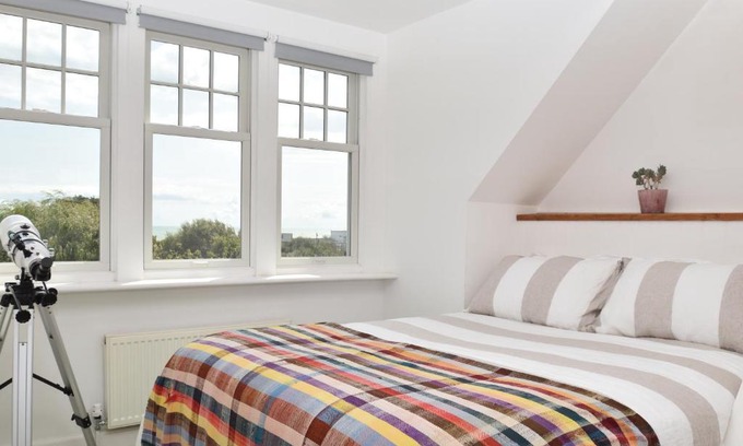 Hastings House | Coastguard's Cottage