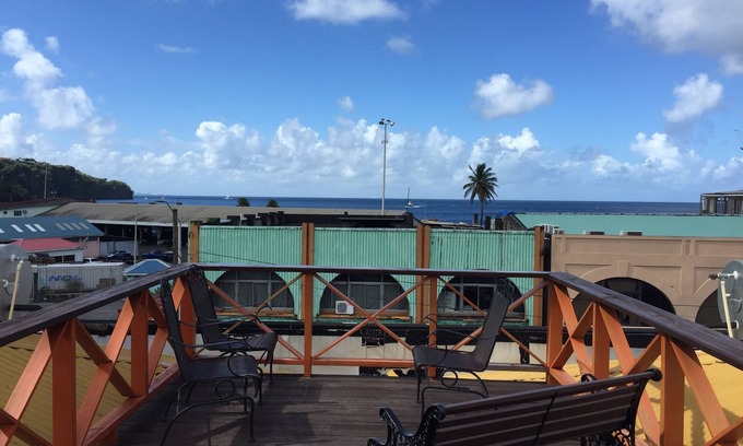 Kingstown Hotel | Cobblestone Inn