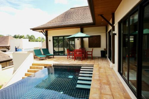 Rawai Villa | Cocktail Palm Villa