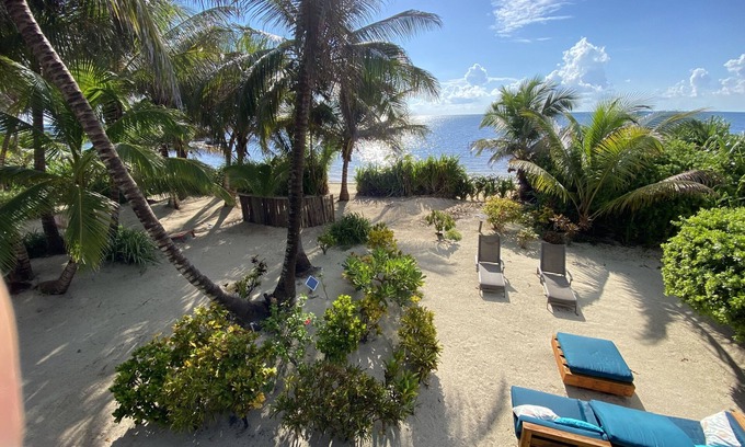 San Pedro Villa | Coco Caye Villa, Private 2 bedroom Beachfront Villa, Balcony,Pool- Gold Standard