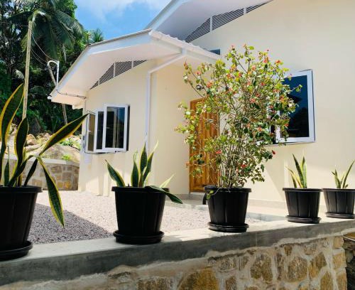 Mahe Island Apartment | Coco Vanille Chalets