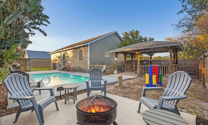 Cocoa House | Cocoa pool+jacuzzi house! Firepit! Near Cape Canaveral+USSA fields!Dogs welcome